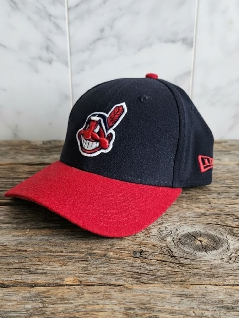 New Era Cleveland Indians MLB 39THIRTY Fitted Hat Small/Medium Discontinued